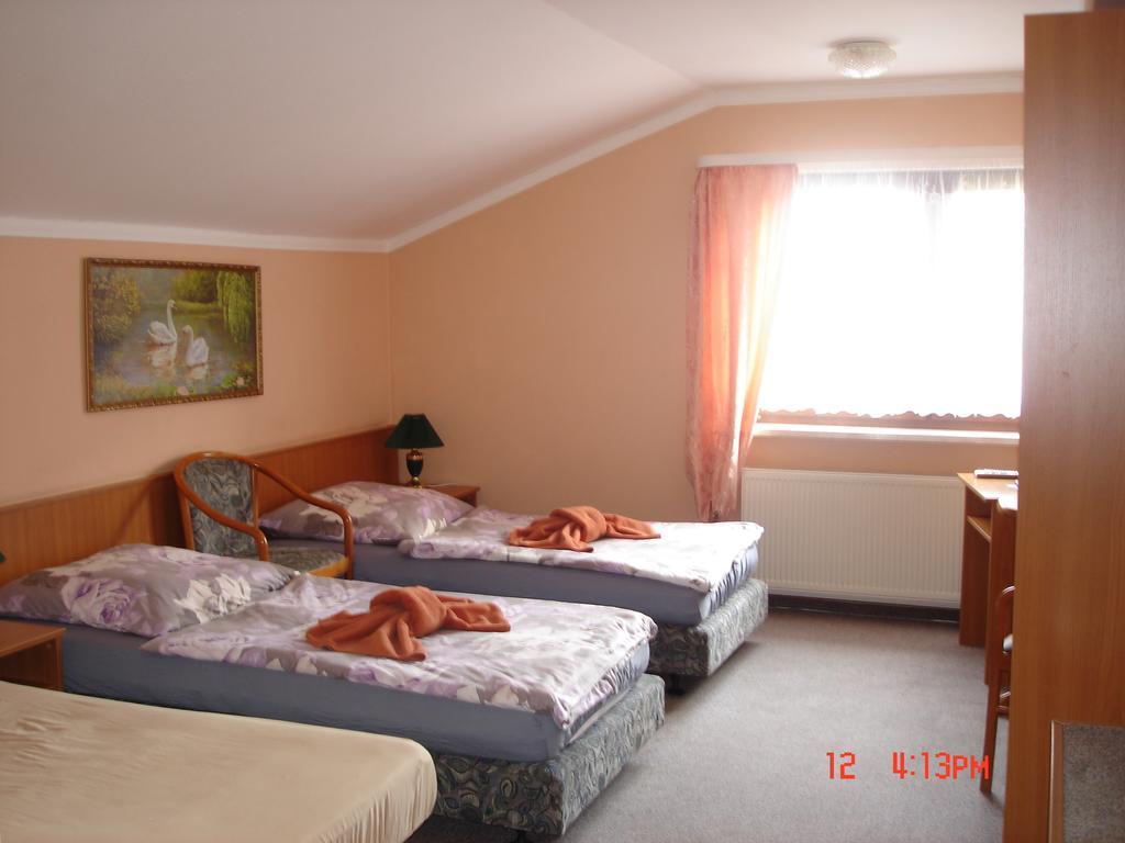 Pension Zum Schwanenteich Haldensleben Extérieur photo
