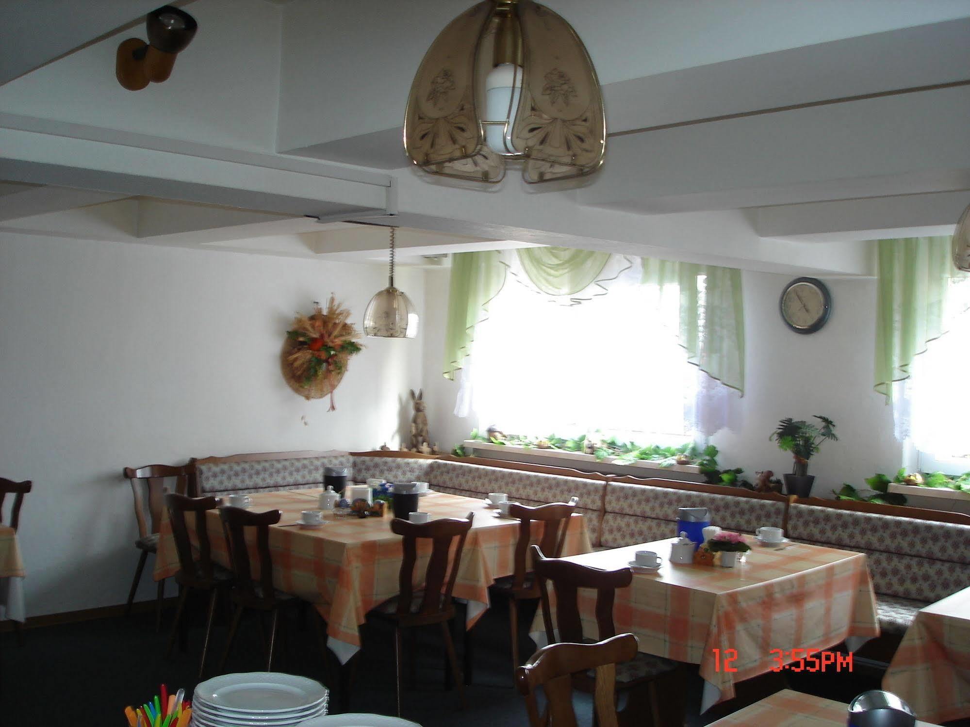 Pension Zum Schwanenteich Haldensleben Extérieur photo